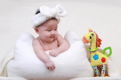 双峰宝宝几个月翻身 双峰宝宝几个月翻身